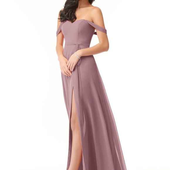 Bridesmaids dress! No rips or tears . Only wore once - Picture 5 of 5